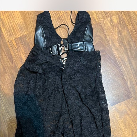 jumpsuit - Picture 6 of 7